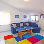 Valeria 1334 * Μεντουλίν